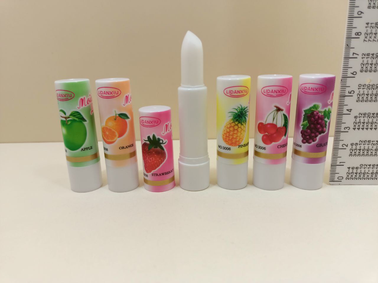 Помада “Біла” гігієнічна “Lip Balm” фруктова